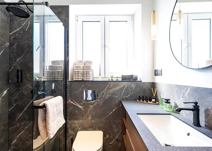 Azure Vista Apartment *